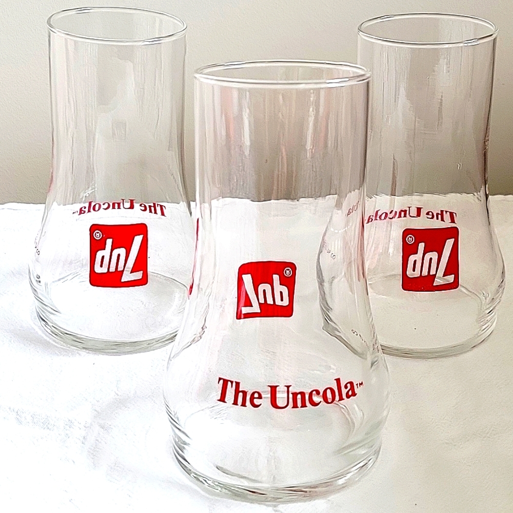 Vintage 1970 Upside Down 7 Up Uncola 16oz Glasses. Excellent Condition.